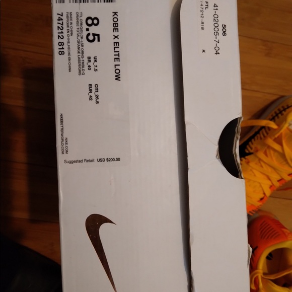 Kobe Low Elites - Picture 6 of 6